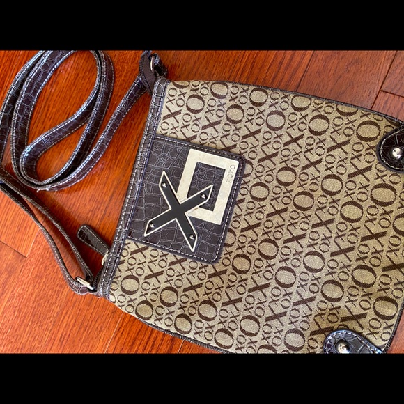 XOXO Brown Crossbody Purse - Picture 1 of 6